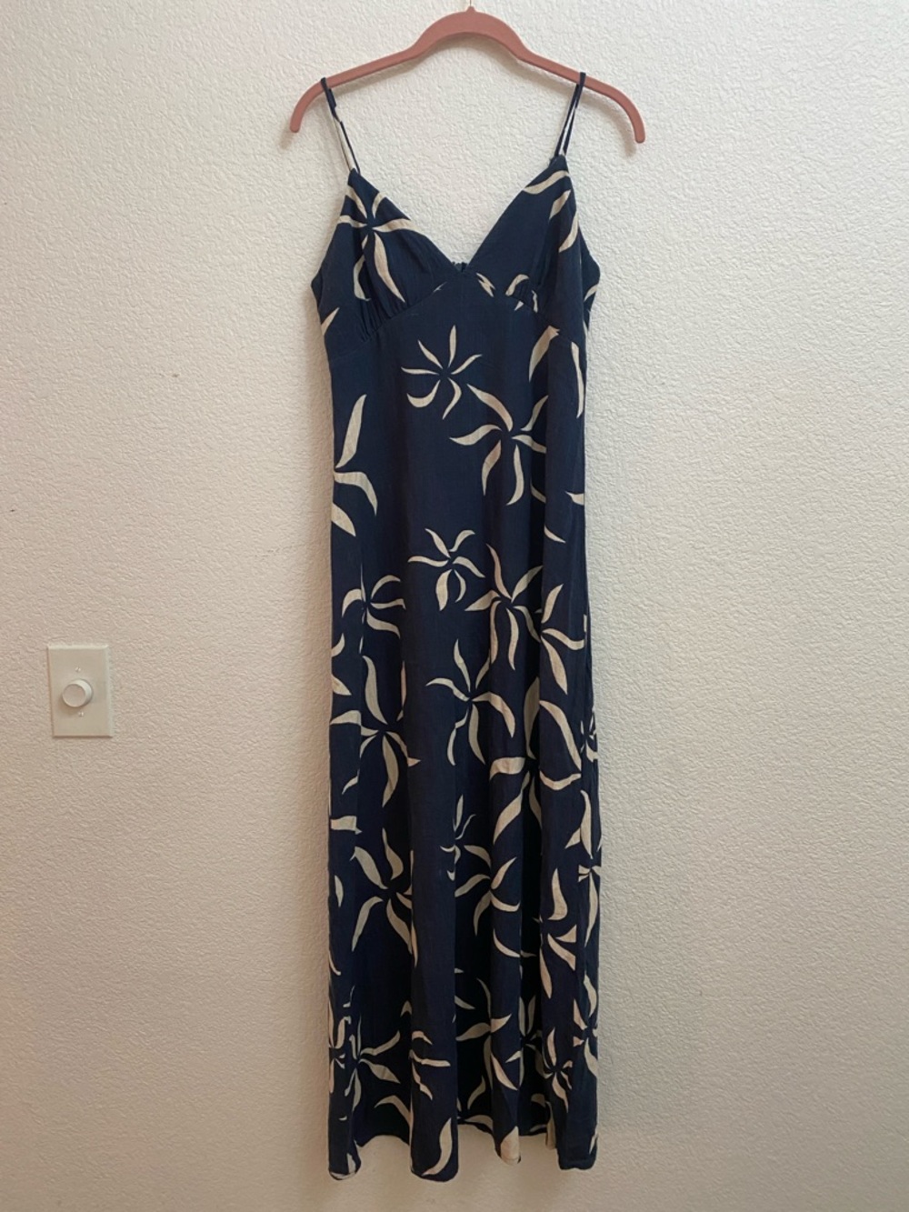 Paper Heart Navy Floral Maxi Dress | Size Medium | Adjustable Straps